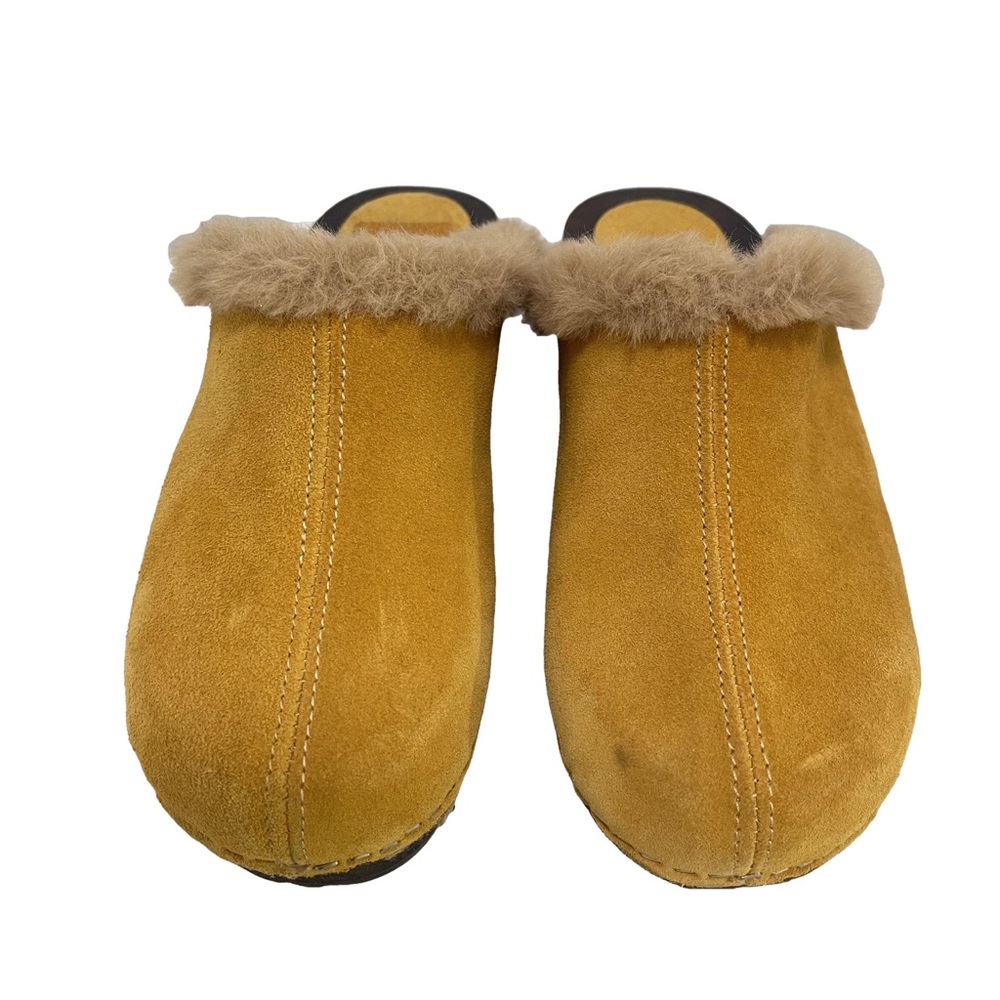 Charles David Shearling Yellow Clogs Size 38 7.5